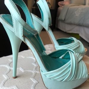 Mint platform sling